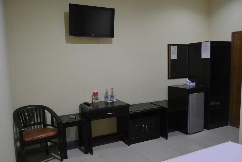 Hotel Khalista Purwakarta Room photo