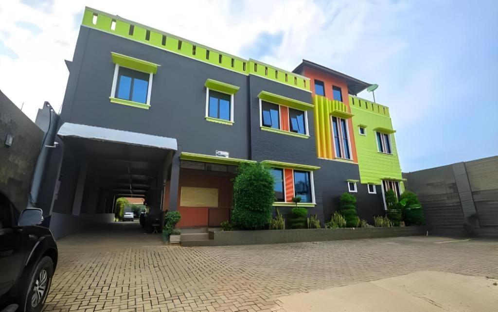 Hotel Khalista Purwakarta Exterior photo