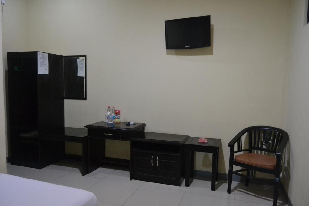 Hotel Khalista Purwakarta Room photo